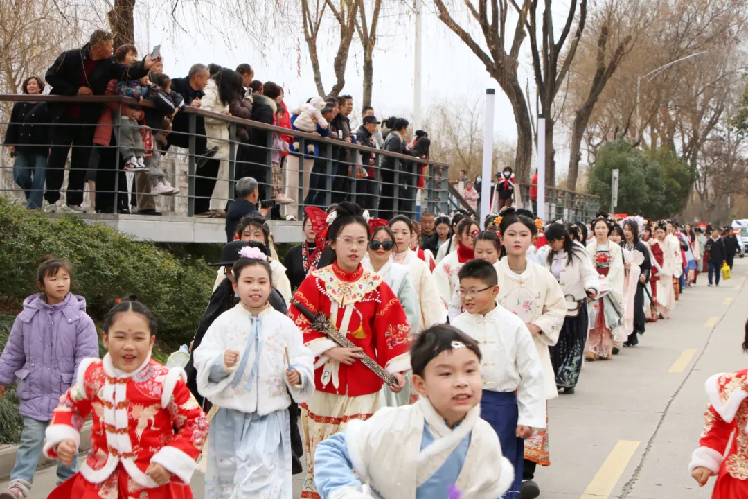 我们的节日·欢乐中国年丨西乡:汉服巡游!太!惊!艳!