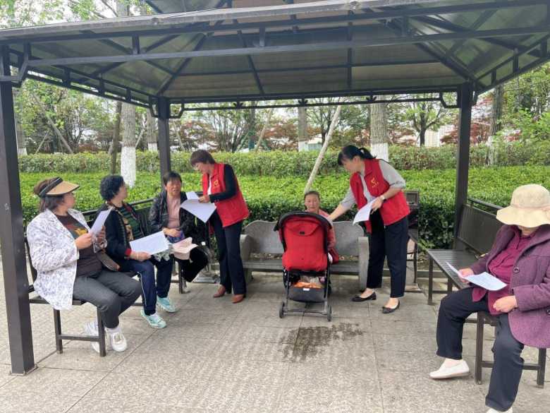 【心级服务 让爱连接】汉中移动开展“电信反诈、文明交通、文明上网”志愿宣传活动插图