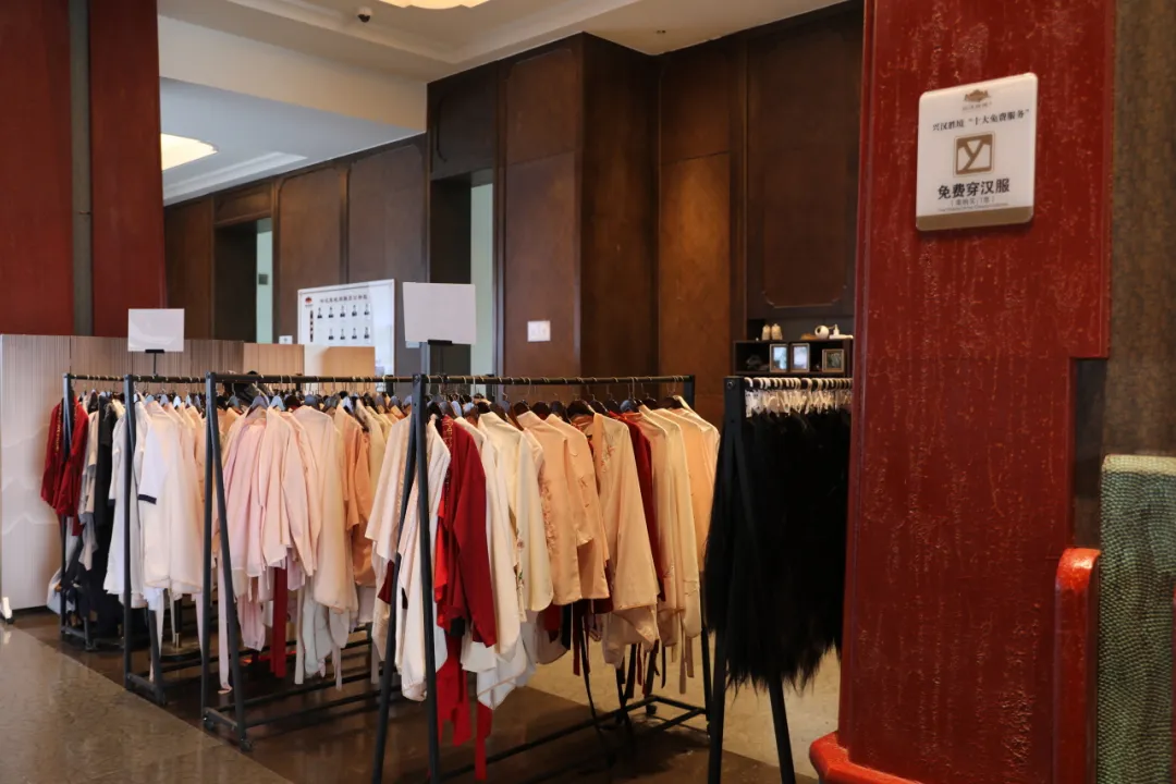 兴汉胜境景区“十大免费服务”大揭秘！薅到就是赚到！