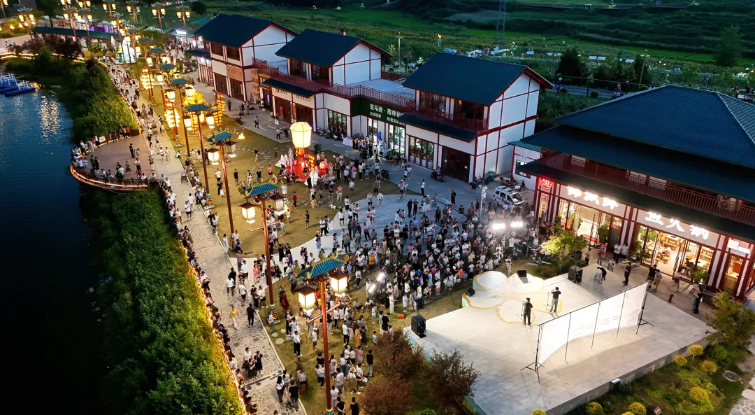 皇塘水乡景区文艺展演，气氛热烈 ！