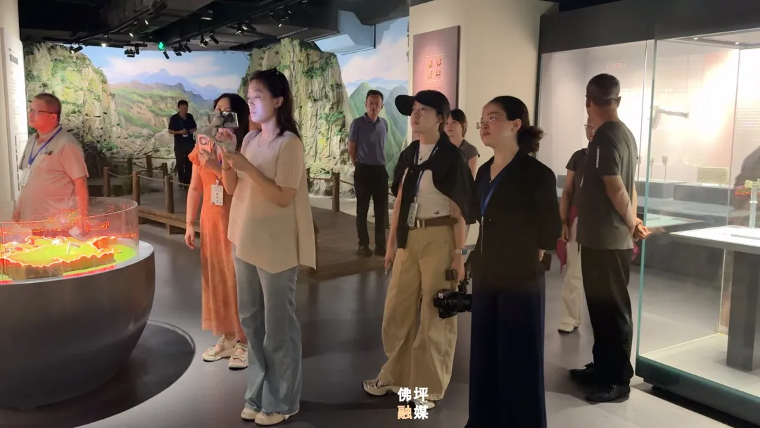 40家中省市网络媒体和名人聚集佛坪，为什么→ 做什么→