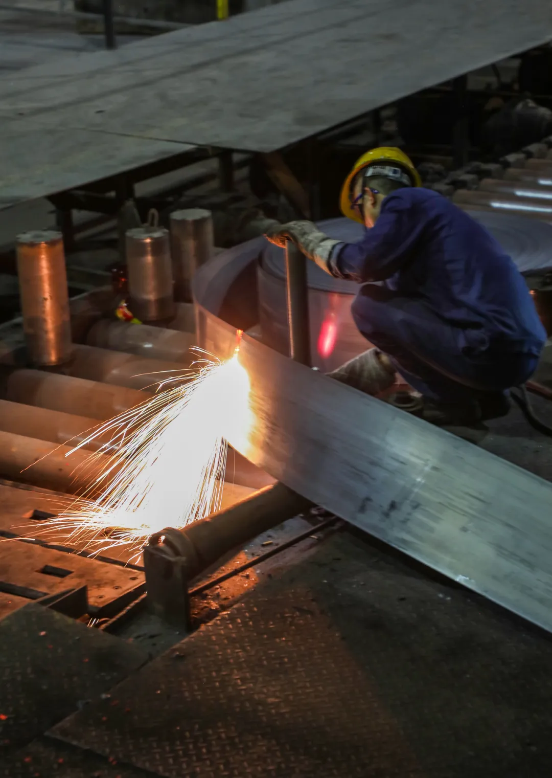 预计新增产值16亿元！汉钢一号轧线技改项目投产！