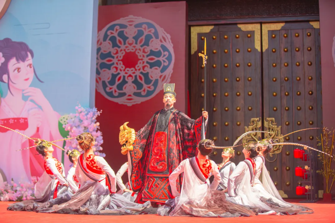 2025“盛世迎华诞·万人游汉中”汉服嘉年华10月1日启幕，沉浸式体验汉韵风华！