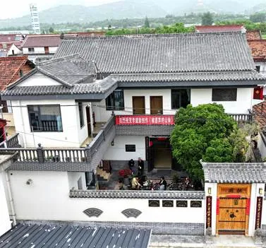 王蓬长篇新作《修建自己的房子》出版