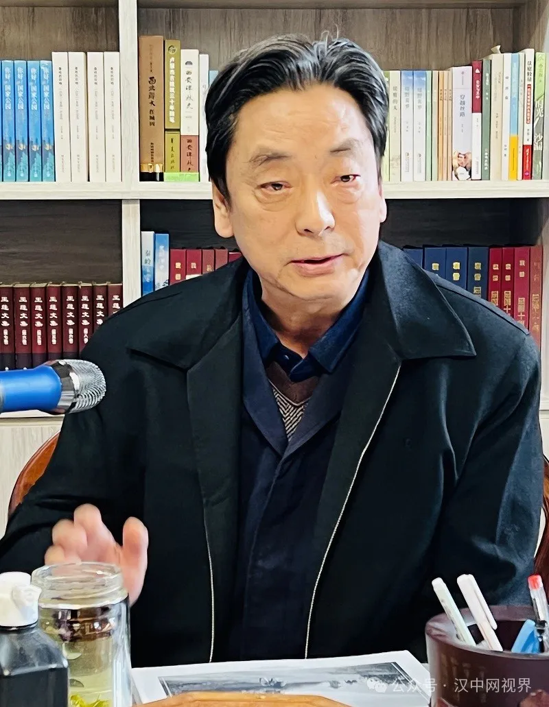 张纪平摄影新著发布座谈会召开