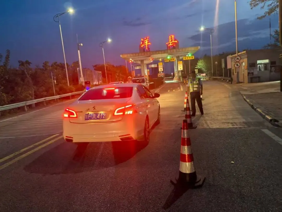 汉中高速交警严厉打击各类重点交通违法行为！