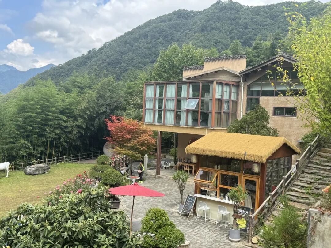 在银厂沟村住挺好！老房爆改民宿→