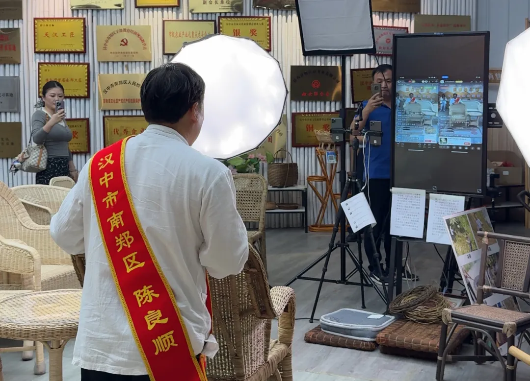 中省媒体聚焦汉中新型工业！传统行业焕发新生→