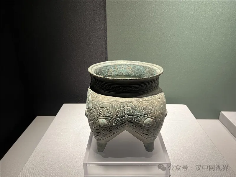李振峰:仰望宝山