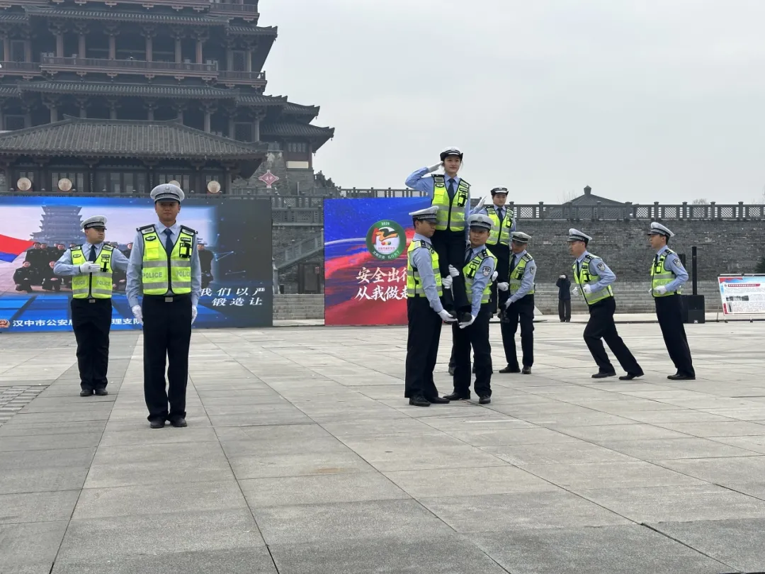 铁骑炫技、红蓝交锋！汉中硬核“公开课”→