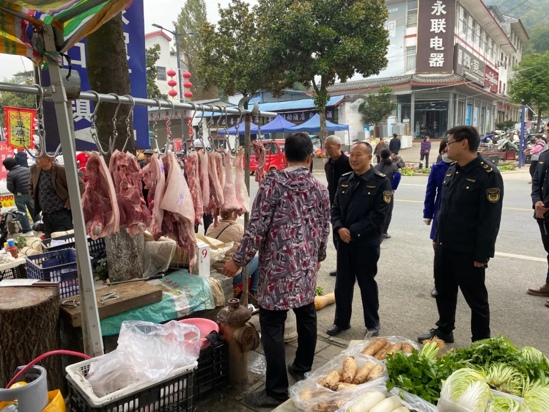 发现食品安全问题120条！汉中8户商家被当场处罚