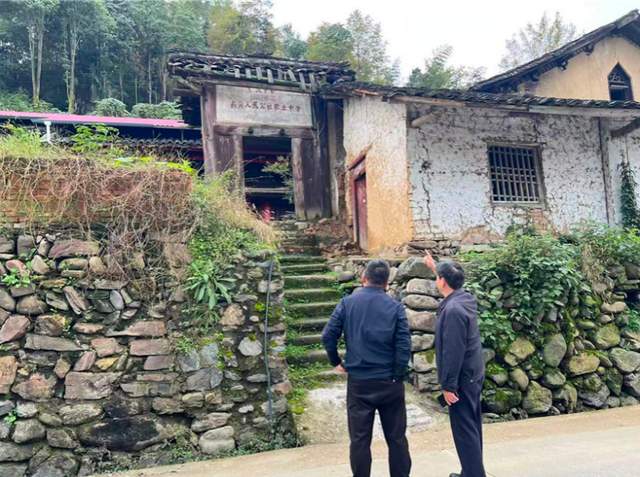 李振峰|米仓重阳菊盛开——读张芳长篇小说《左明》