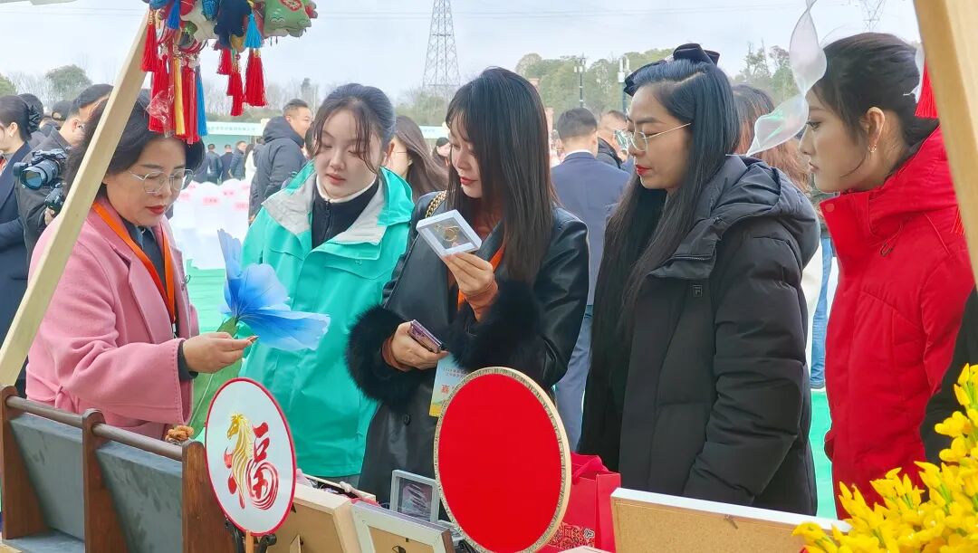 记者视角:共赴一场春天的约会