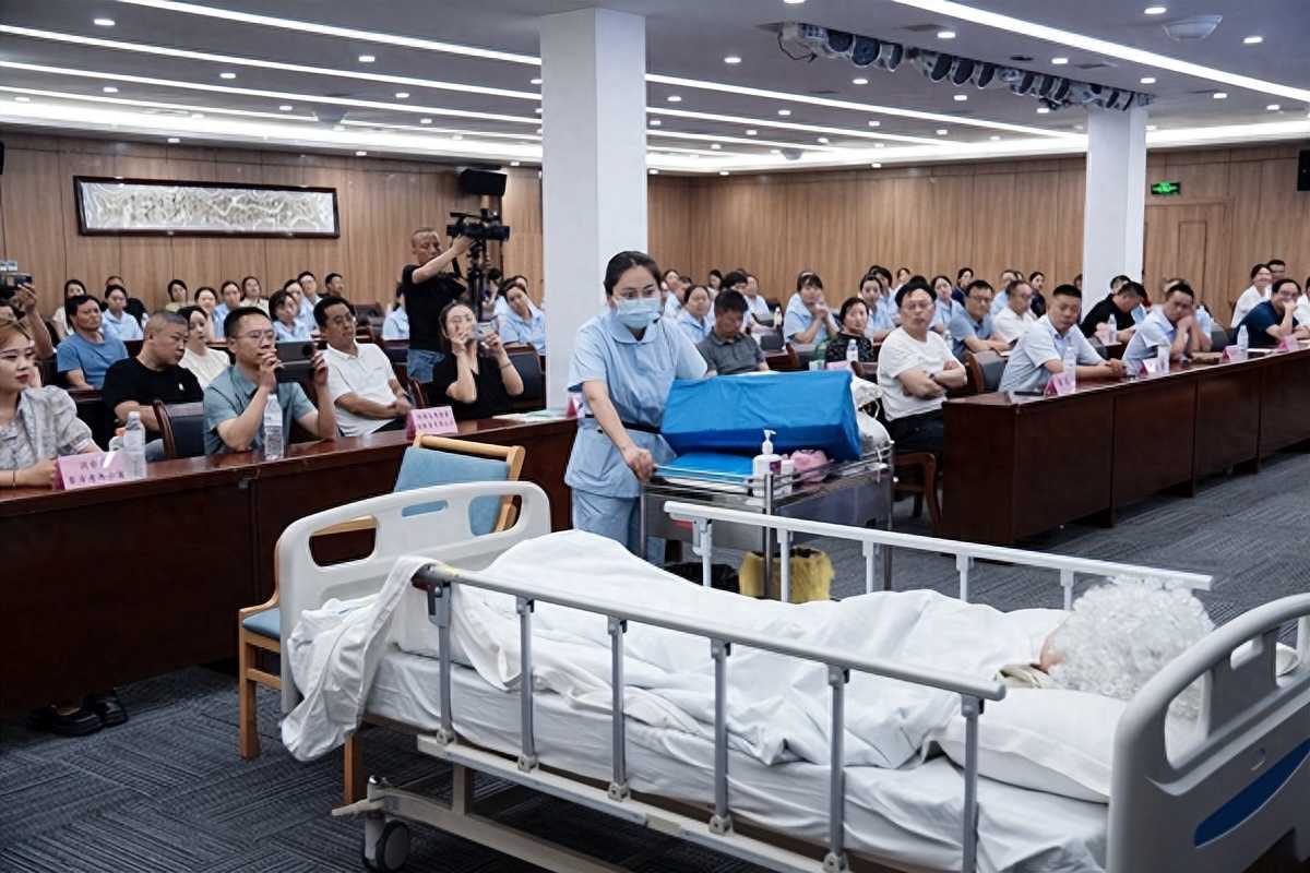 汉中市第四届养老护理员职业技能大赛成功举办