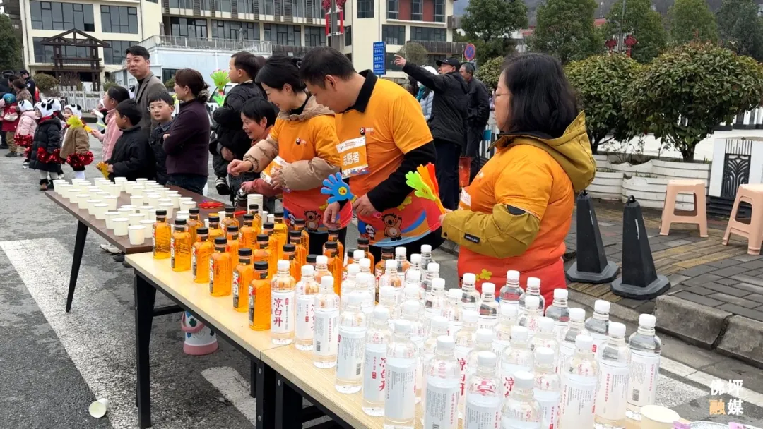 花海为媒 奔跑迎春！2026佛坪茱萸花海踏春跑活动活力开跑