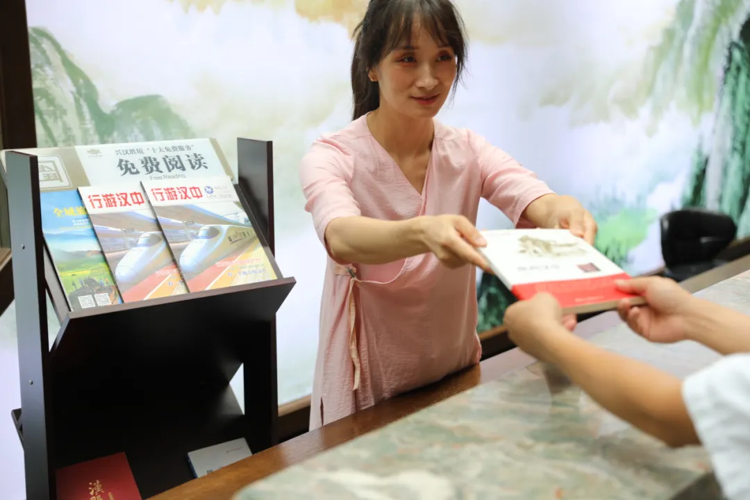 兴汉胜境景区“十大免费服务”大揭秘！薅到就是赚到！