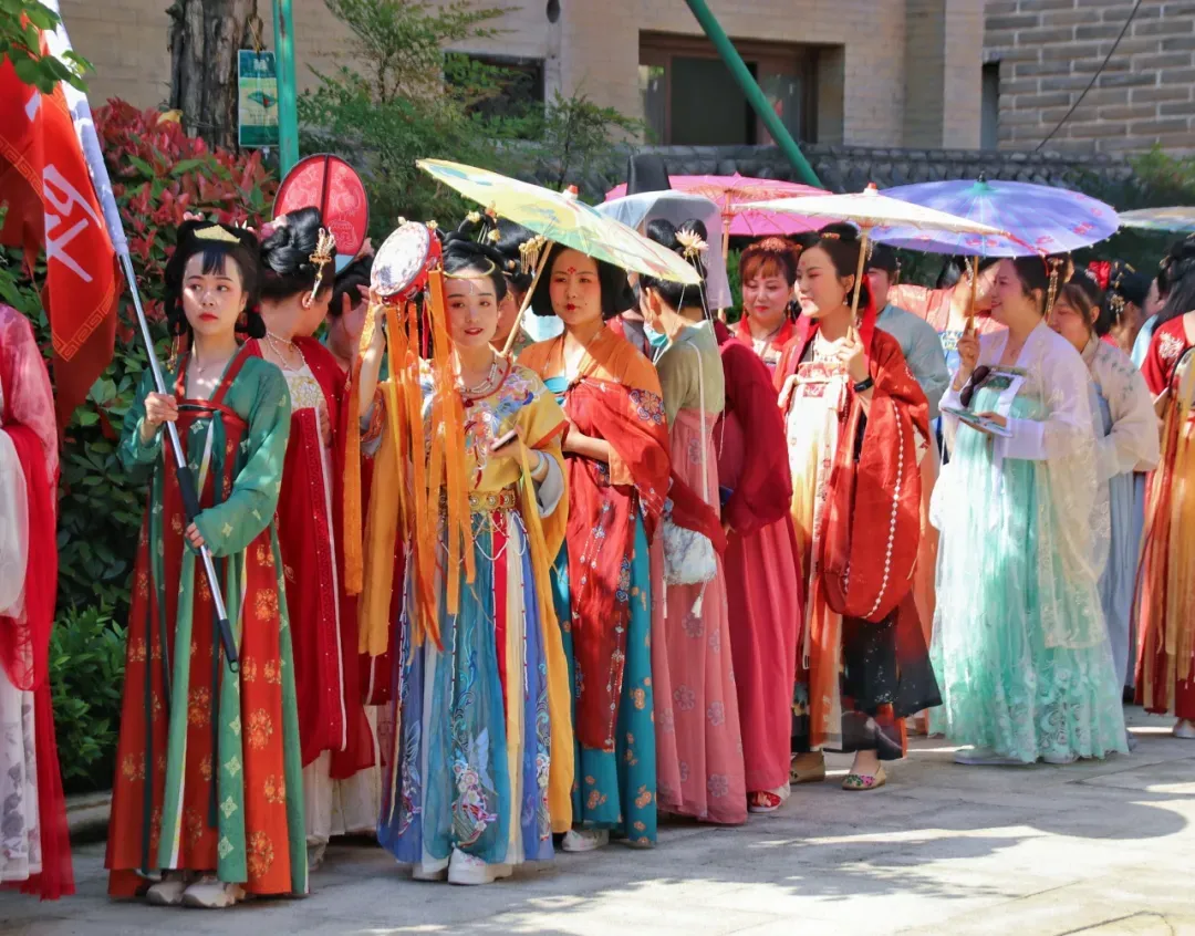 2025“盛世迎华诞·万人游汉中”汉服嘉年华10月1日启幕，沉浸式体验汉韵风华！