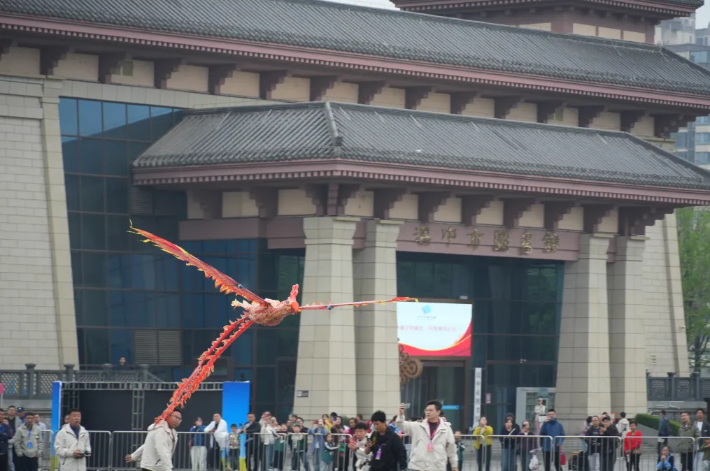 花海遇航天！汉台这场大赛太吸睛