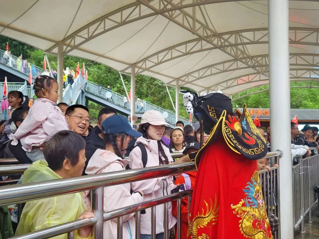 以景聚客 以文留客 国庆假期汉中文旅市场人气旺 消费热
