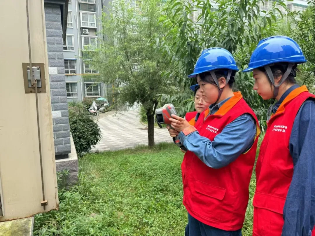 扎根一线看实干 | “迎峰度夏”正忙时,巾帼一线显担当