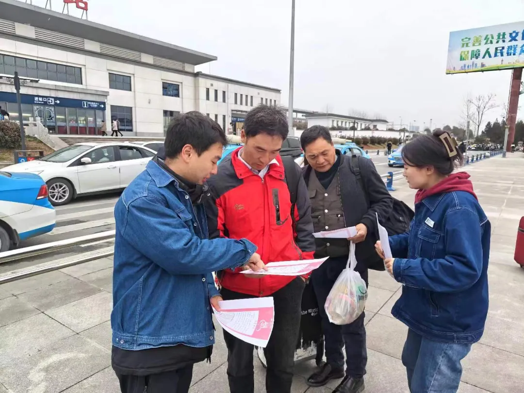 国网汉中供电公司:“电”亮回家路,情暖返乡人