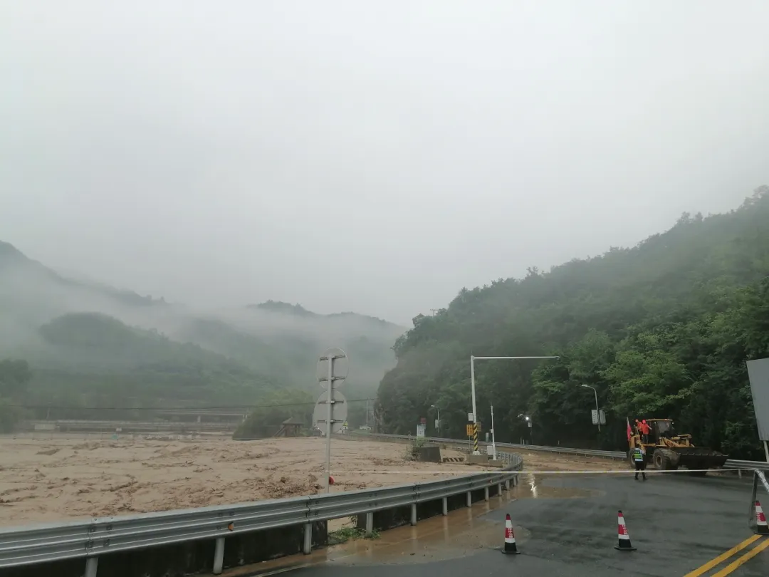 汉中撤离7349户17513人,多条道路交通管制