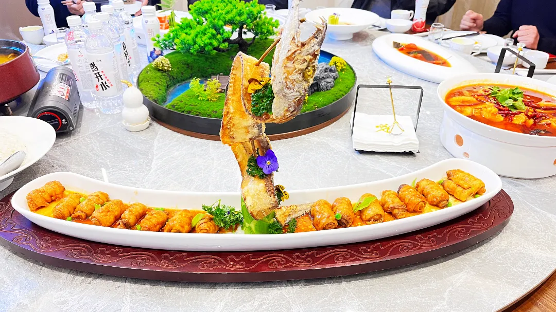 美食娱乐一站畅享,城固老街上的特色味道!
