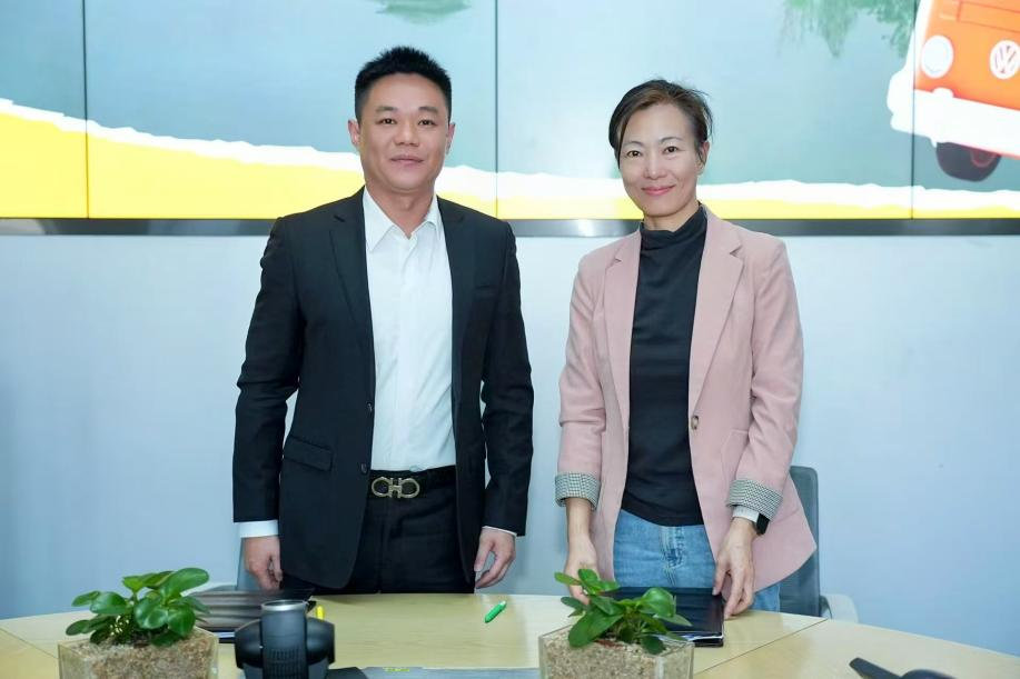 汉中兴汉胜境景区与新浪微博签署战略合作协议