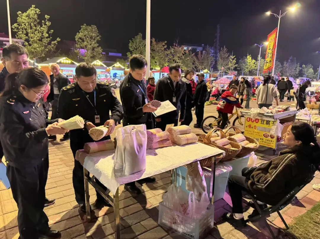 发现食品安全问题120条！汉中8户商家被当场处罚