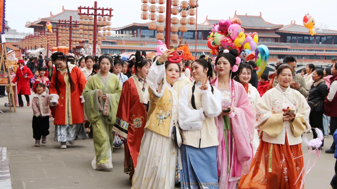 我们的节日·欢乐中国年丨西乡:汉服巡游!太!惊!艳!