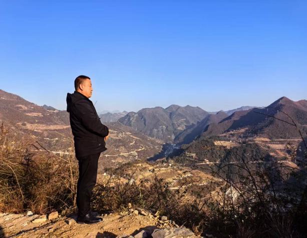 扎根乡土践初心 一心为民显担当 ——记略阳县白水江镇小河村支部书记杨志仁