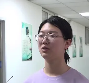 汉台：纳凉“充电”两不误 全民阅读书香浓