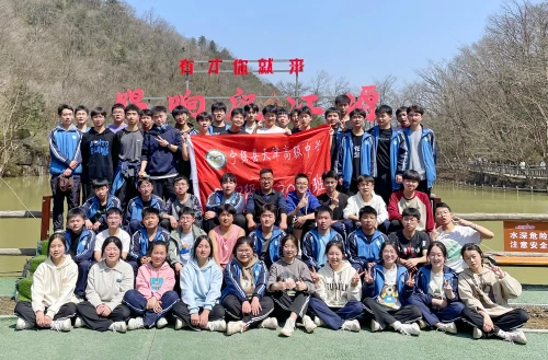 1711440018452737820.jpg 宁强汉江源景区成功举办千人主题研学活动
