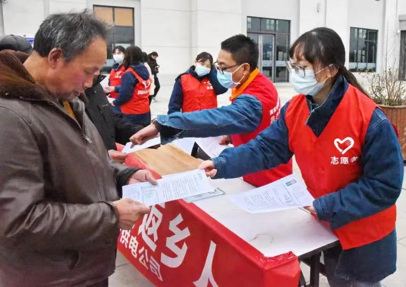 国网汉中供电公司:“电”亮回家路,情暖返乡人