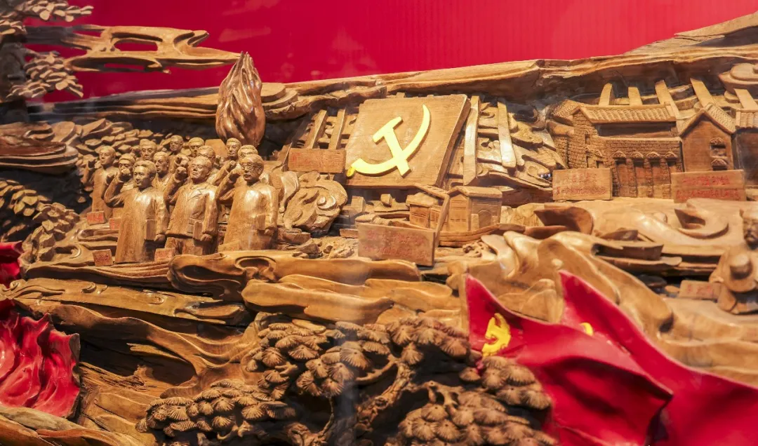 汉中市南郑区举办乌木金丝楠雕刻作品展