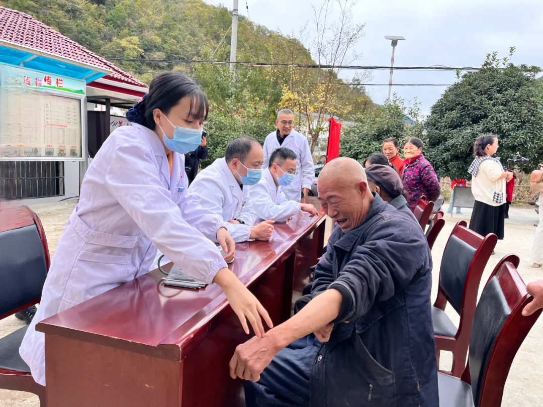 “‘汉’卫温暖·网络公益我行动”活动成功举办