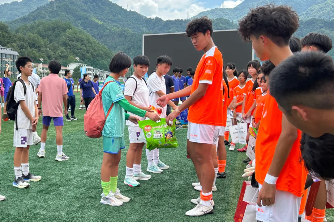 第三届海峡两岸（陕西）青少年足球交流赛在留坝闭幕