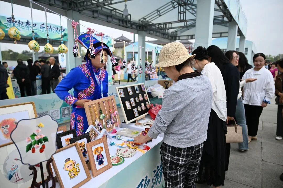 以景聚客 以文留客 国庆假期汉中文旅市场人气旺 消费热