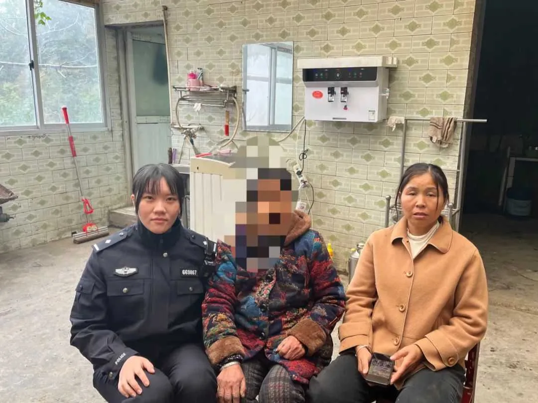 镇巴七旬老人山林走失 警民携手快速找回