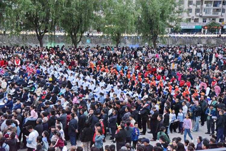 “梦回汉江源”交响音乐会在宁强县震撼奏响