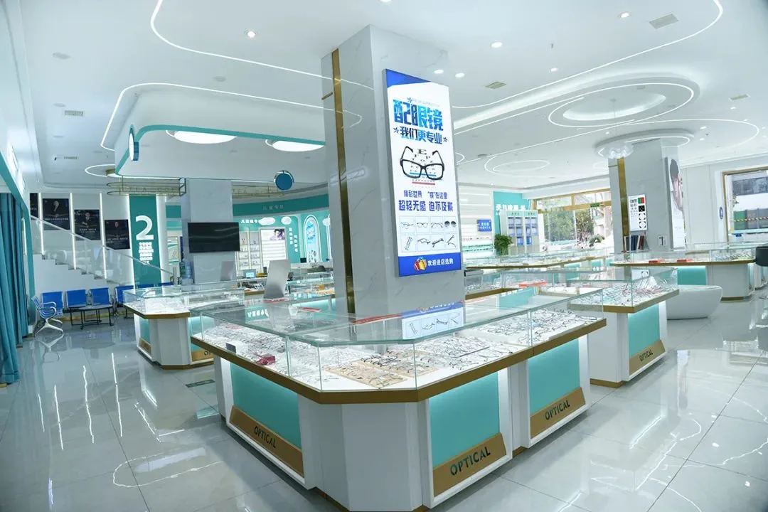 爱在“三八” 汉中御目金方眼镜店推出教师免费配镜活动