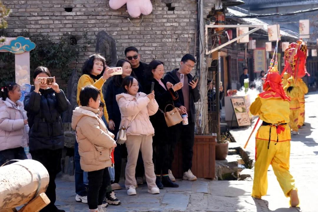 逛老街、品美食、赏非遗,留坝年味拉满