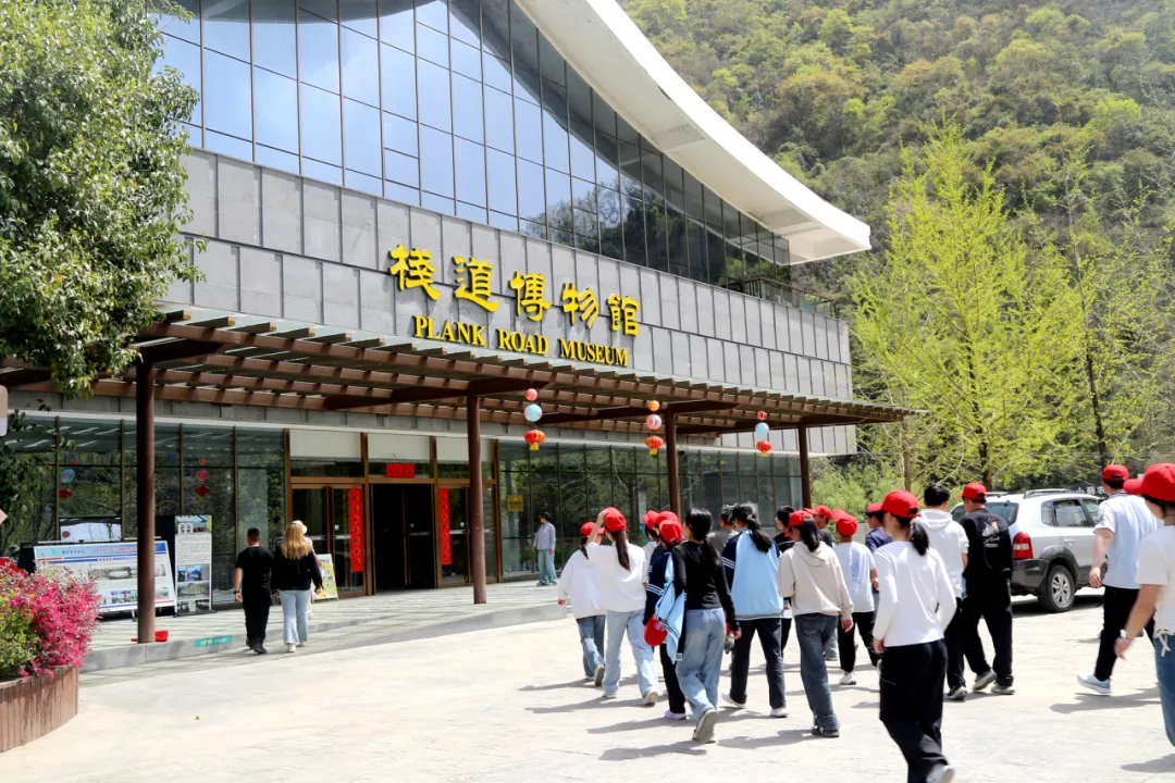 邂逅秦岭最美廊道，赴一场留坝秋日之约