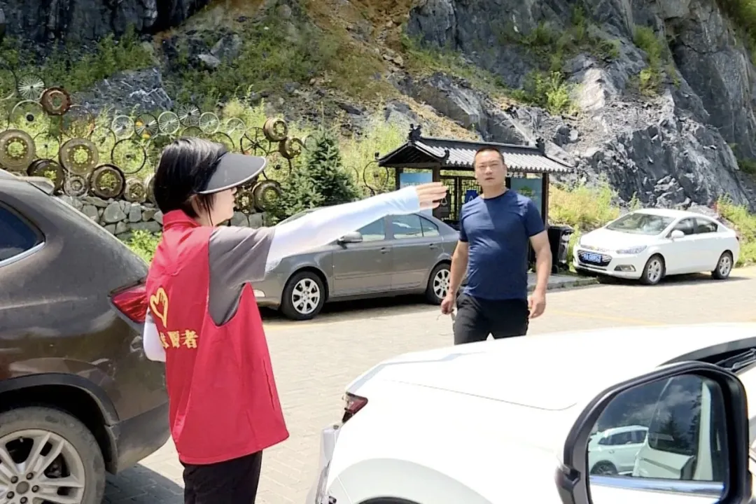 志愿红浸润留坝大地 文明实践滋养和美乡村