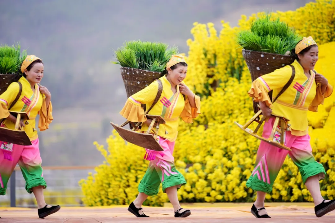 2025年全国春季“村晚”示范展示暨陕南民歌实景剧《风起巴山》首演圆满落幕！