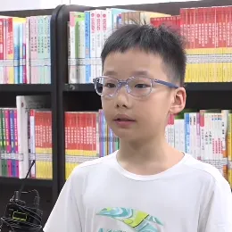 汉台：纳凉“充电”两不误 全民阅读书香浓