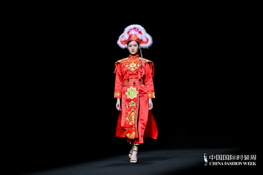汉中非遗服饰亮相中国国际时装周!