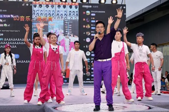 1687722189537509.jpg 城固县“文艺助企 网红活商”直播盛典人气爆棚