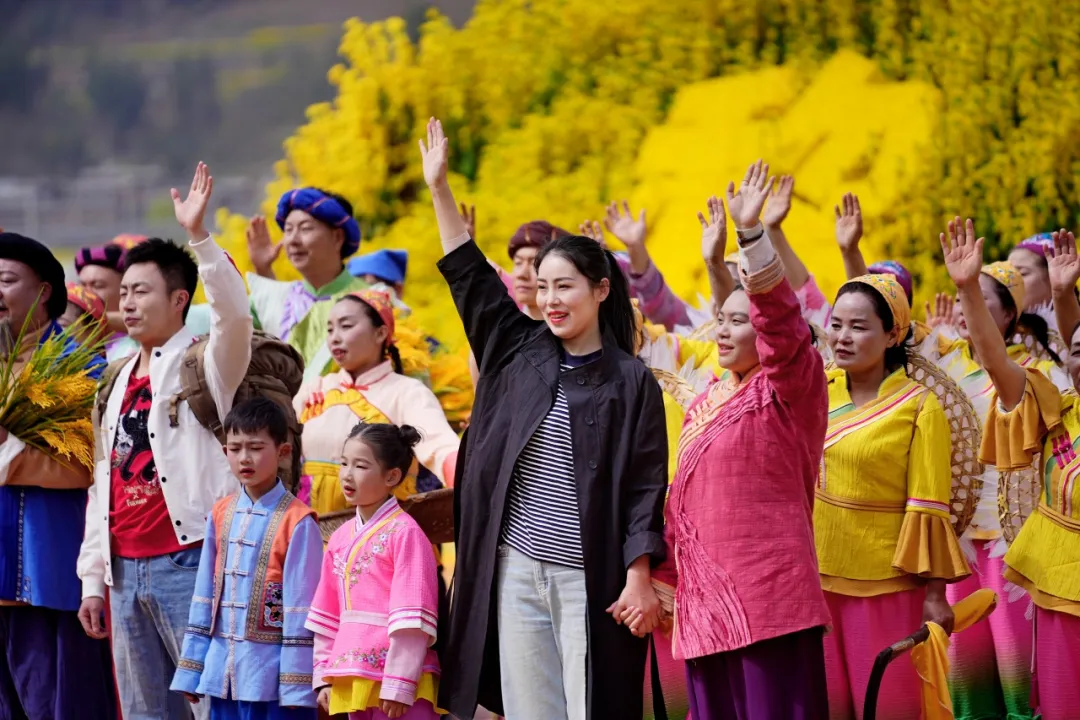 2025年全国春季“村晚”示范展示暨陕南民歌实景剧《风起巴山》首演圆满落幕！