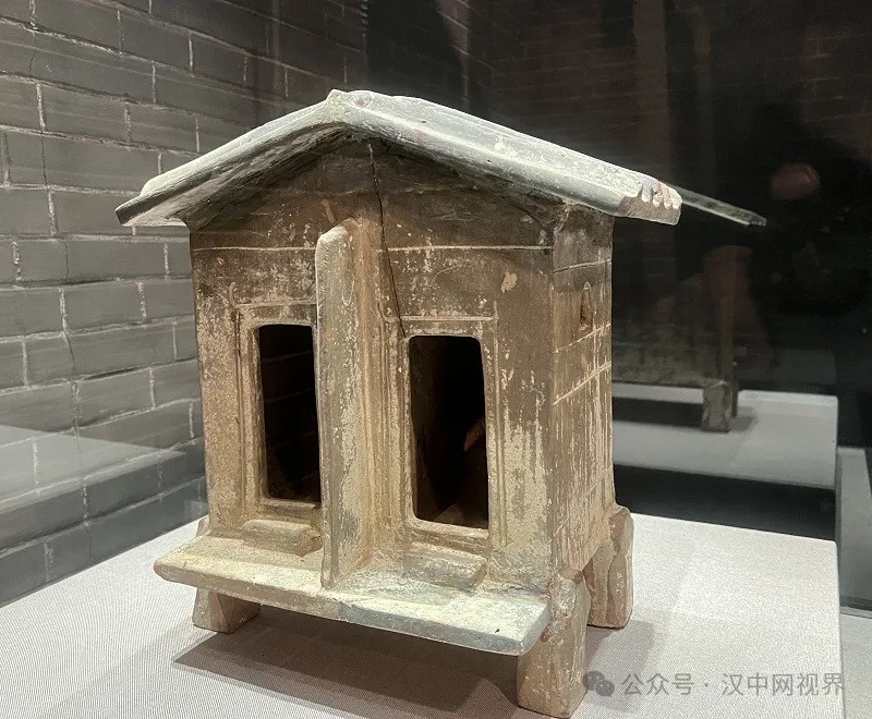李振峰:仰望宝山